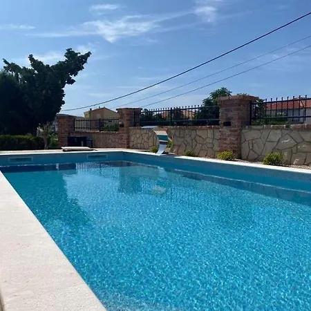 Seaside Family Friendly House With A Swimming Pool Barbat, Rab - 22081 Σπίτι διακοπών Ραμπ