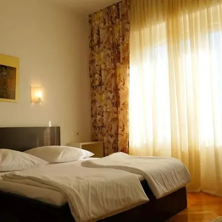 Σπίτι διακοπών Seaside Family Friendly House With A Swimming Pool Barbat, Rab - 22081 Ραμπ