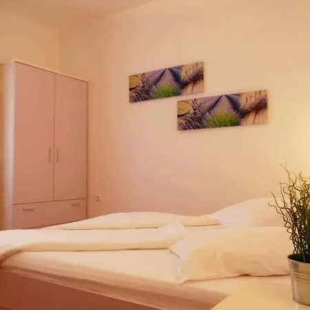 Seaside Family Friendly House With A Swimming Pool Barbat, Rab - 22081 Ferienhaus *