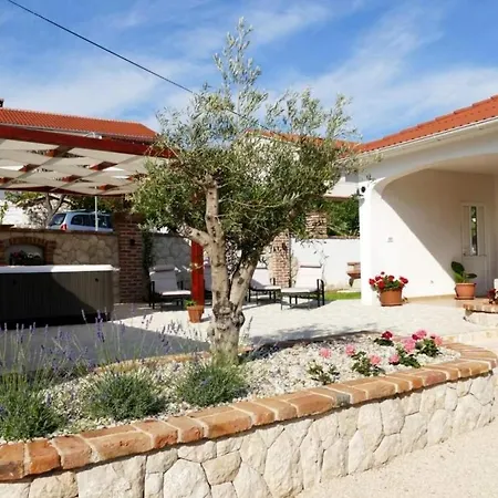 Dom wakacyjny Seaside Family Friendly House With A Swimming Pool Barbat, Rab - 22081 Rab Town