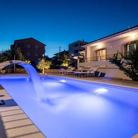 Σπίτι διακοπών Seaside Family Friendly House With A Swimming Pool Barbat, Rab - 22081 *