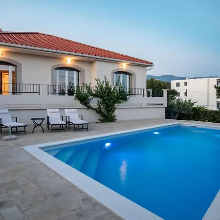 Σπίτι διακοπών Seaside Family Friendly House With A Swimming Pool Barbat, Rab - 22081 Ραμπ