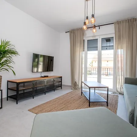 Seaside Family Friendly House With A Swimming Pool Barbat, Rab - 22081 * Ραμπ