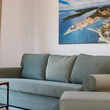 Seaside Family Friendly House With A Swimming Pool Barbat, Rab - 22081 Case de vacanță Rab Town