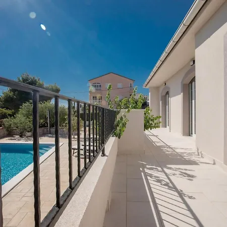 Σπίτι διακοπών Seaside Family Friendly House With A Swimming Pool Barbat, Rab - 22081 Ραμπ