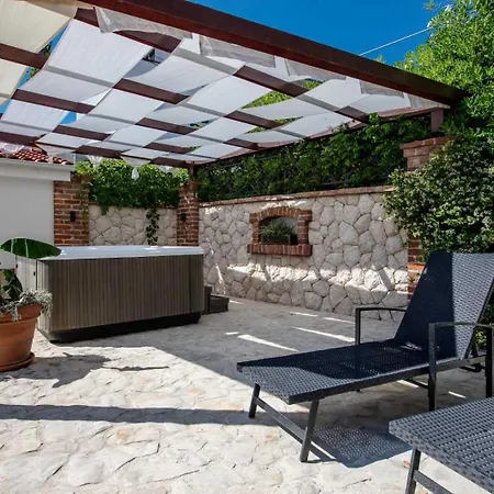 Seaside Family Friendly House With A Swimming Pool Barbat, Rab - 22081 Σπίτι διακοπών *